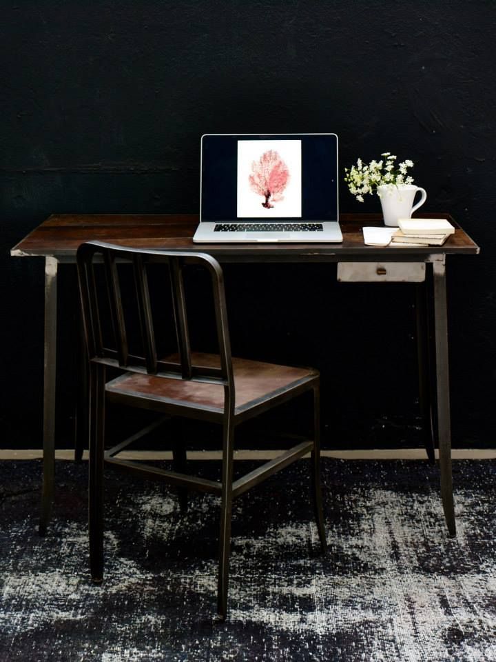 Scandinavian Design meets Industrial Chic, Walter Vintage Walter Vintage Industrial style study/office Desks