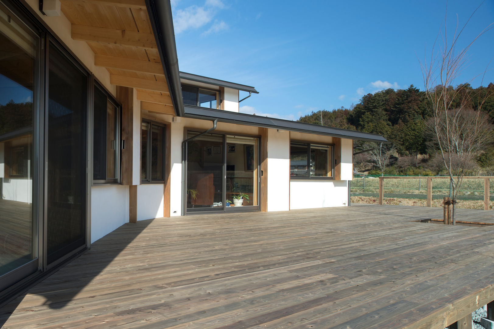 ツイノスミカ～うちの山の木, 大森建築設計室 大森建築設計室 Eclectic style balcony, veranda & terrace Wood Wood effect