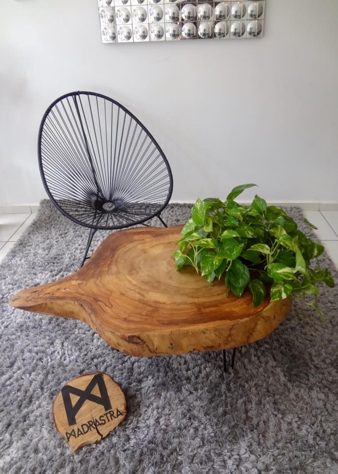 Muebles sobre diseño, MADRASTRA MADRASTRA Rustic style living room Side tables & trays