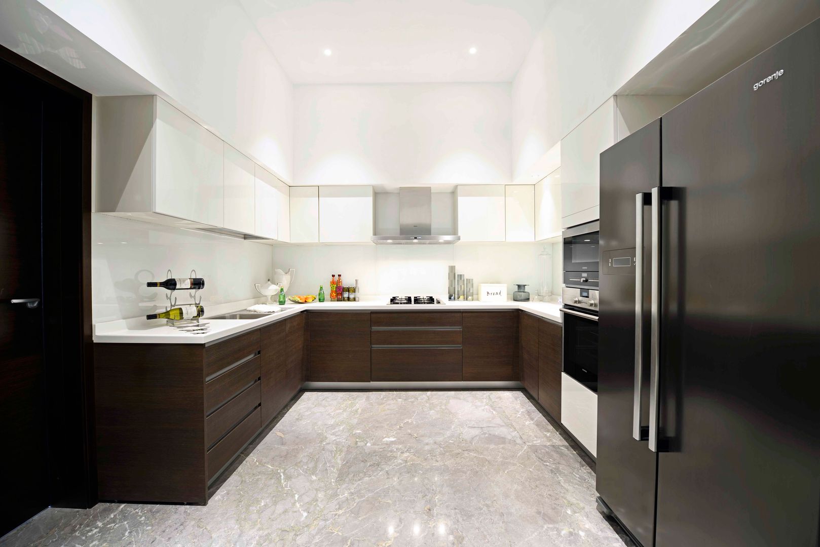 ABIL Experience Center - Castle Royale T7, Aijaz Hakim Architect [AHA] Aijaz Hakim Architect [AHA] Dapur Modern