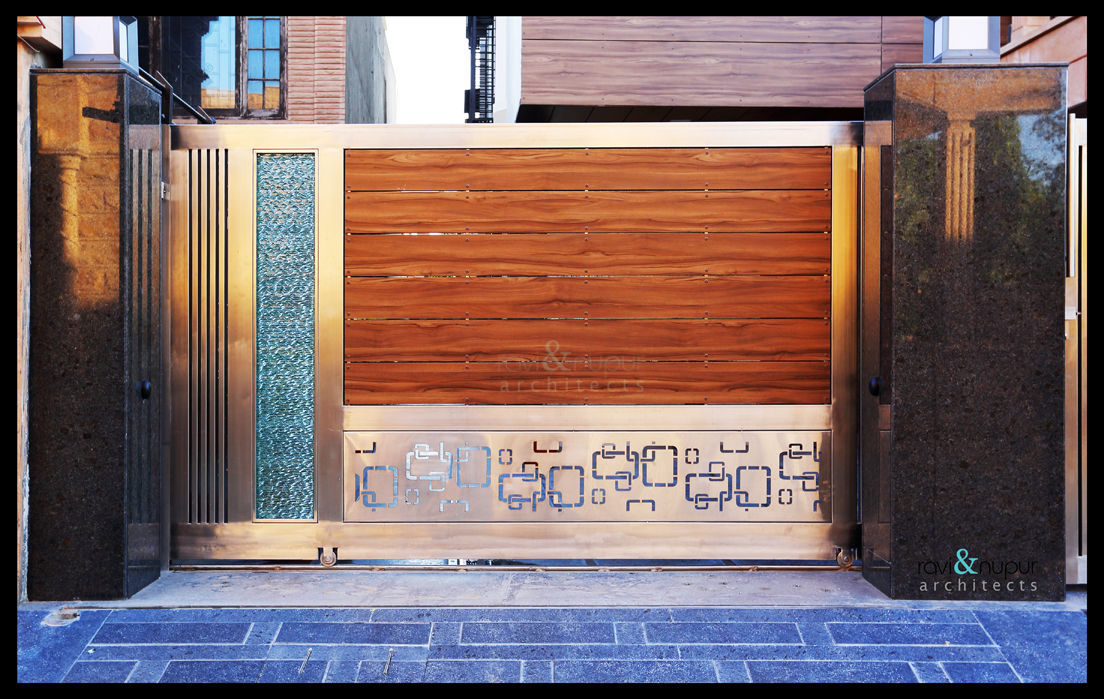 Gate Detail RAVI - NUPUR ARCHITECTS Modern windows & doors Wood Wood effect