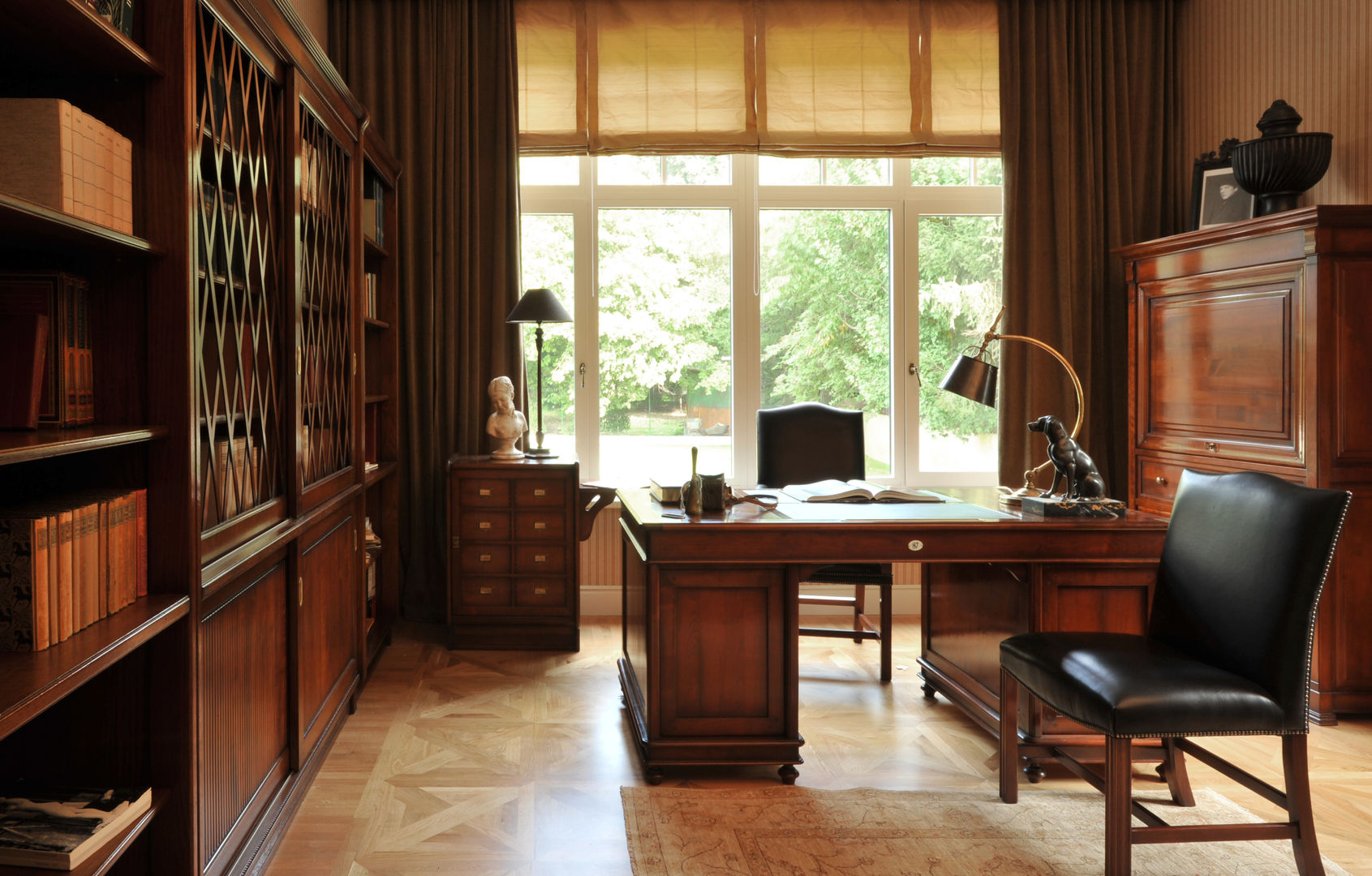 House in Darmstadt Petr Kozeykin Designs LLC, 'PS Pierreswatch' Рабочий кабинет в классическом стиле