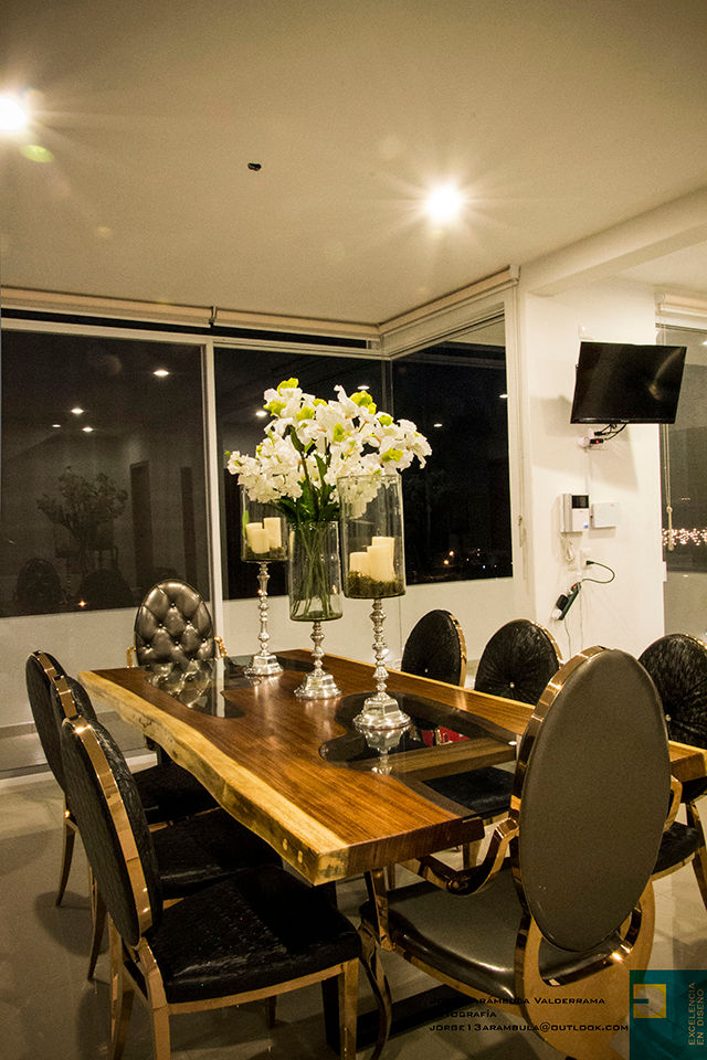 RESIDENCIA ROSELLA, Excelencia en Diseño Excelencia en Diseño Modern dining room Solid Wood Multicolored