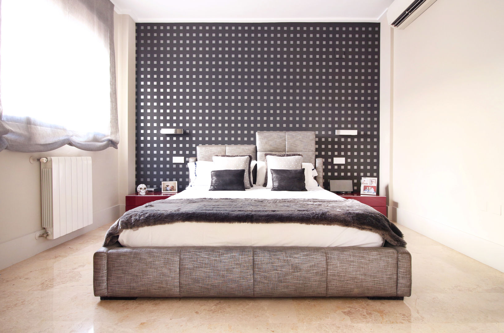 Ático RJ, en Catarroja, acertus acertus モダンスタイルの寝室