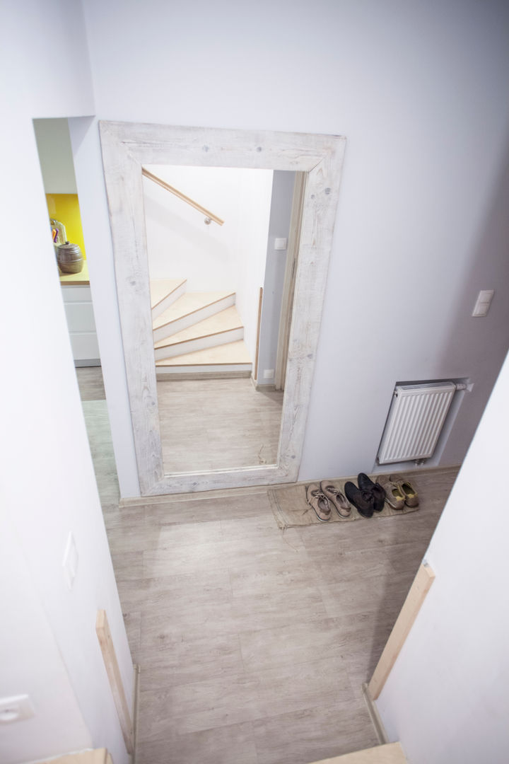 Parter w domu jednorodzinnym, Patyna Projekt Patyna Projekt Scandinavian corridor, hallway & stairs Wood Wood effect