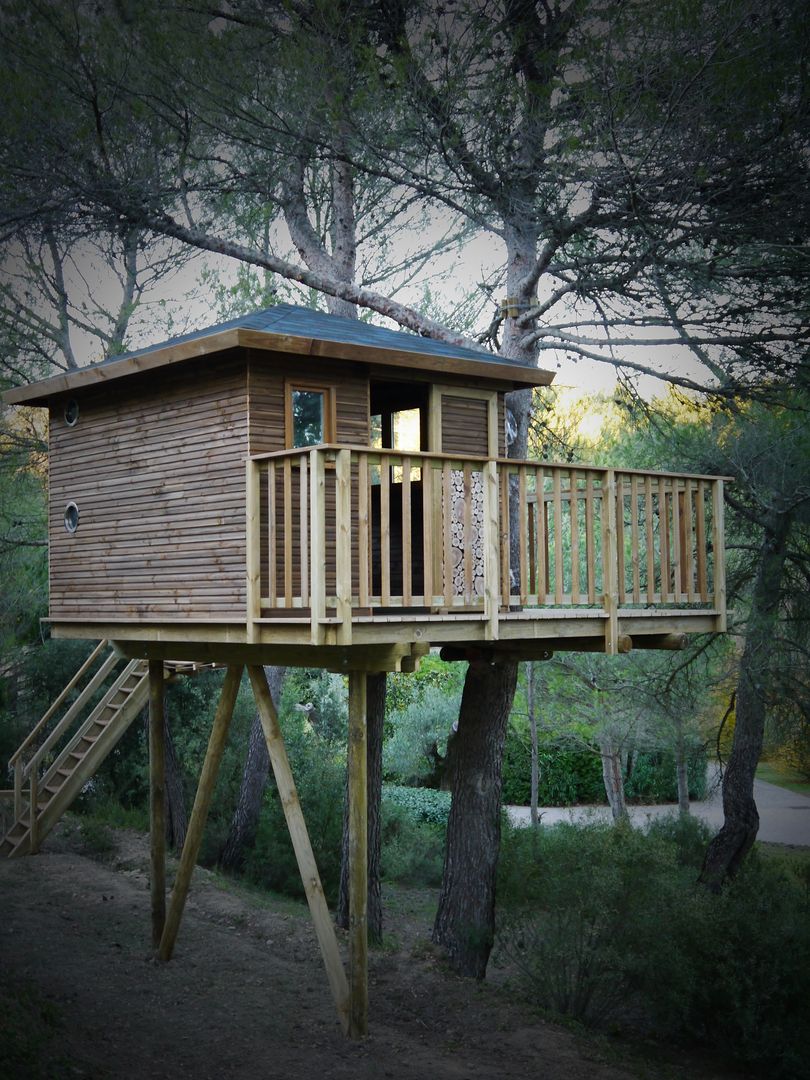 Une cabane a Aix en Provence, Cabaneo Cabaneo Dormitorios infantiles mediterráneos Madera Acabado en madera