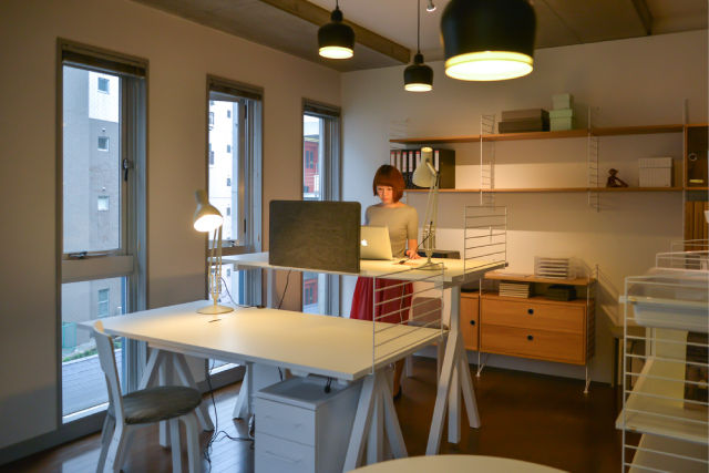 スウェーデン人の3人に2人は使っている壁掛け収納ストリング, グリニッチ グリニッチ Study/office Cupboards & shelving