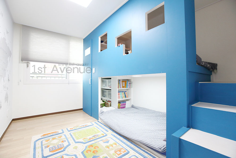 집안에 아이들의 놀이터가 마련되어있는 인테리어 , 퍼스트애비뉴 퍼스트애비뉴 Dormitorios infantiles modernos