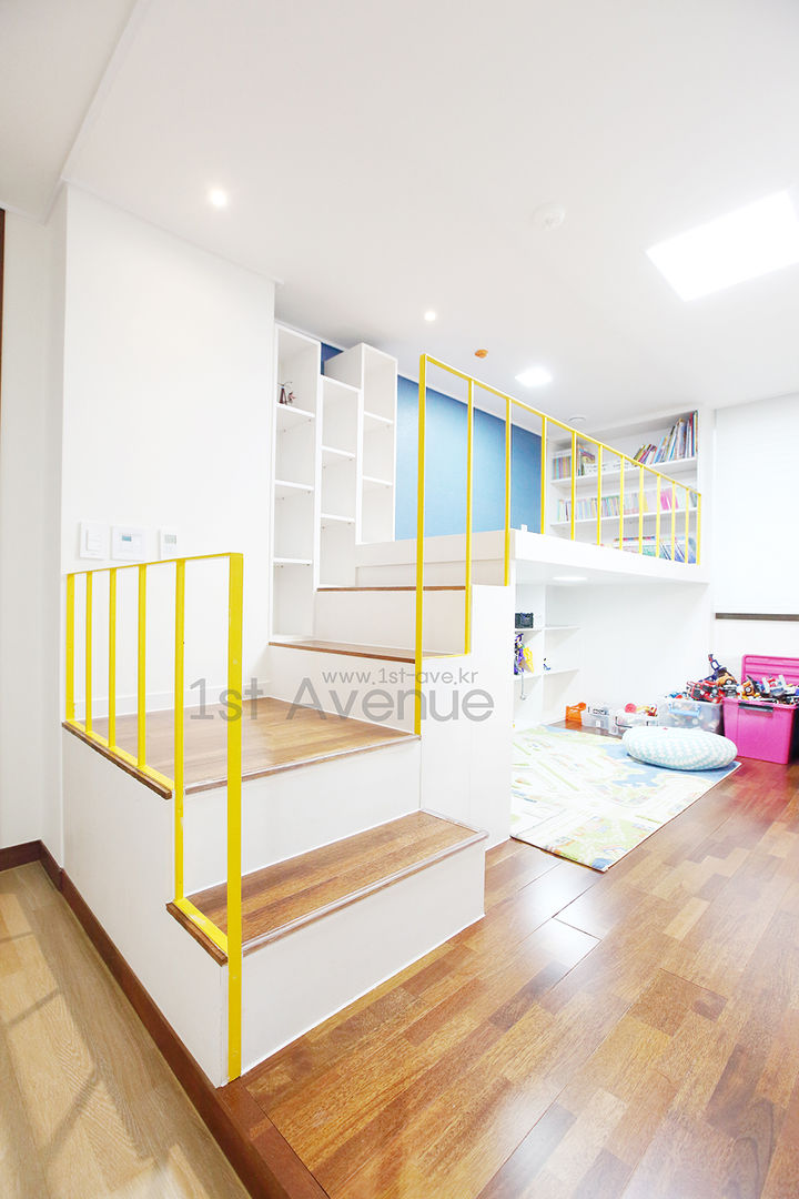 집안에 아이들의 놀이터가 마련되어있는 인테리어 , 퍼스트애비뉴 퍼스트애비뉴 Dormitorios infantiles modernos