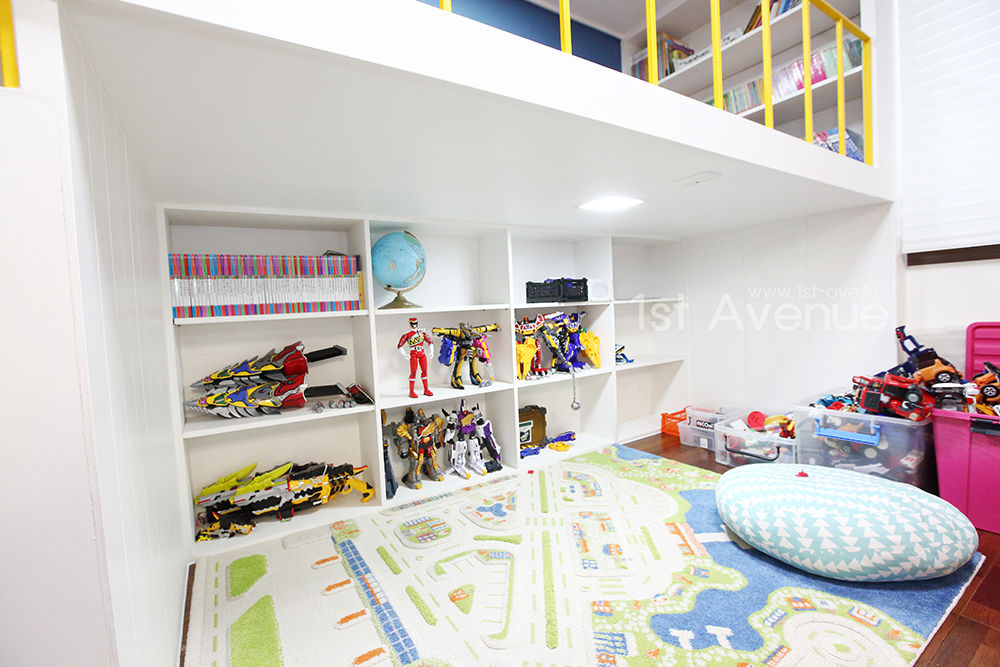 집안에 아이들의 놀이터가 마련되어있는 인테리어 , 퍼스트애비뉴 퍼스트애비뉴 Habitaciones para niños de estilo moderno