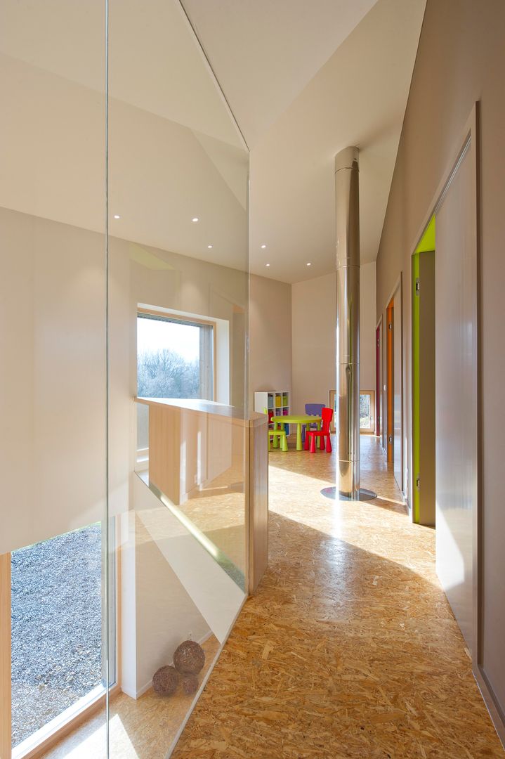 Maison passive Servais - Van de Veken, artau architectures artau architectures Minimalist corridor, hallway & stairs