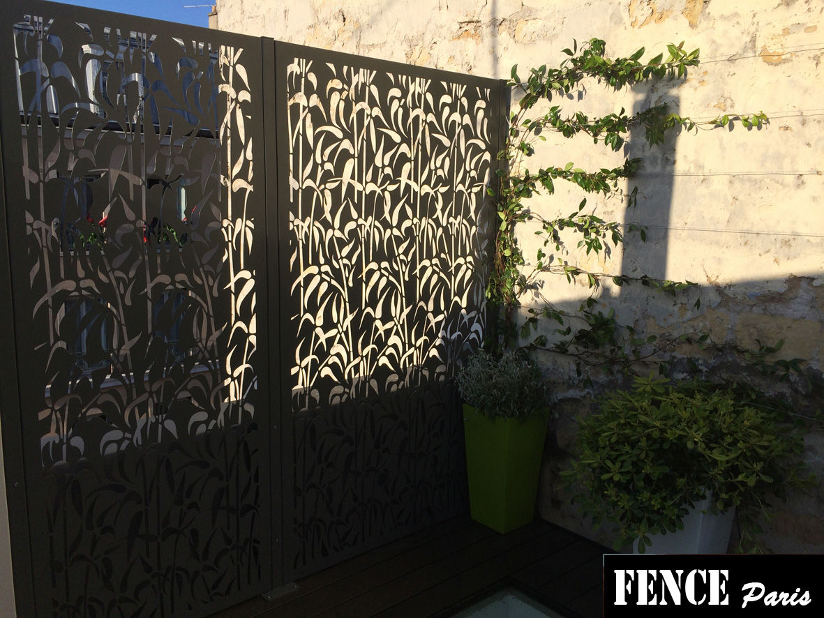 homify Balcones y terrazas de estilo tropical Aluminio/Cinc