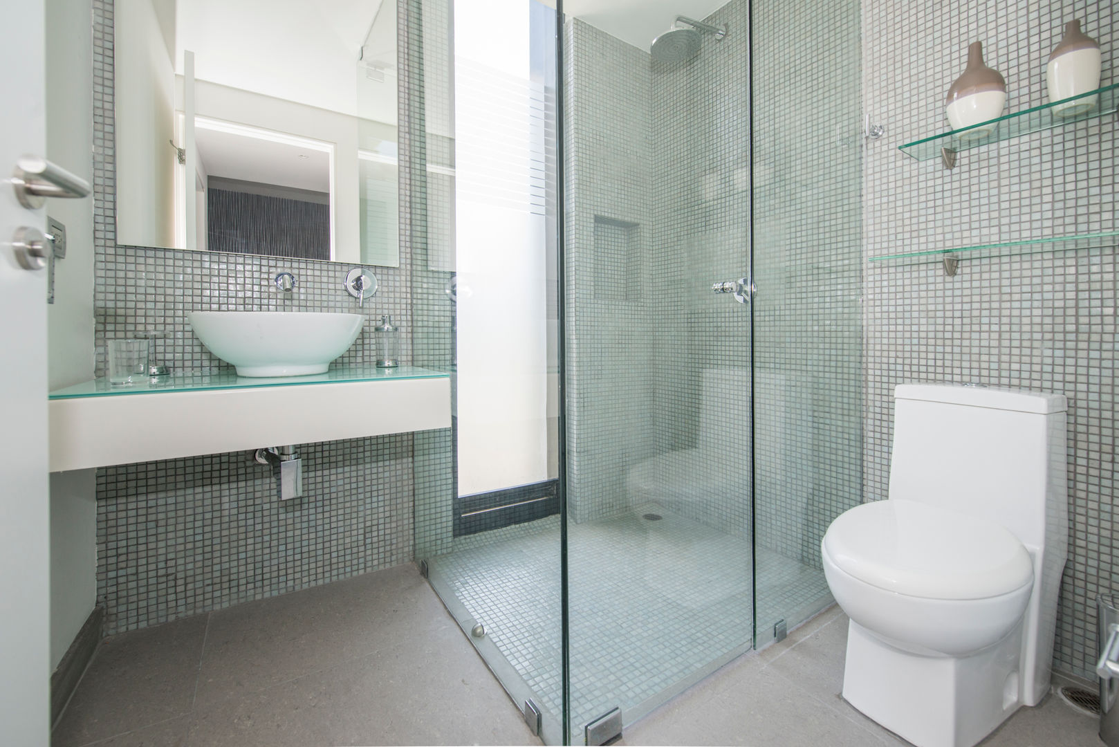 DEPARTAMENTO TORRE MAGMA 2, Estudio Tanguma Estudio Tanguma حمام البلاط Bathtubs & showers