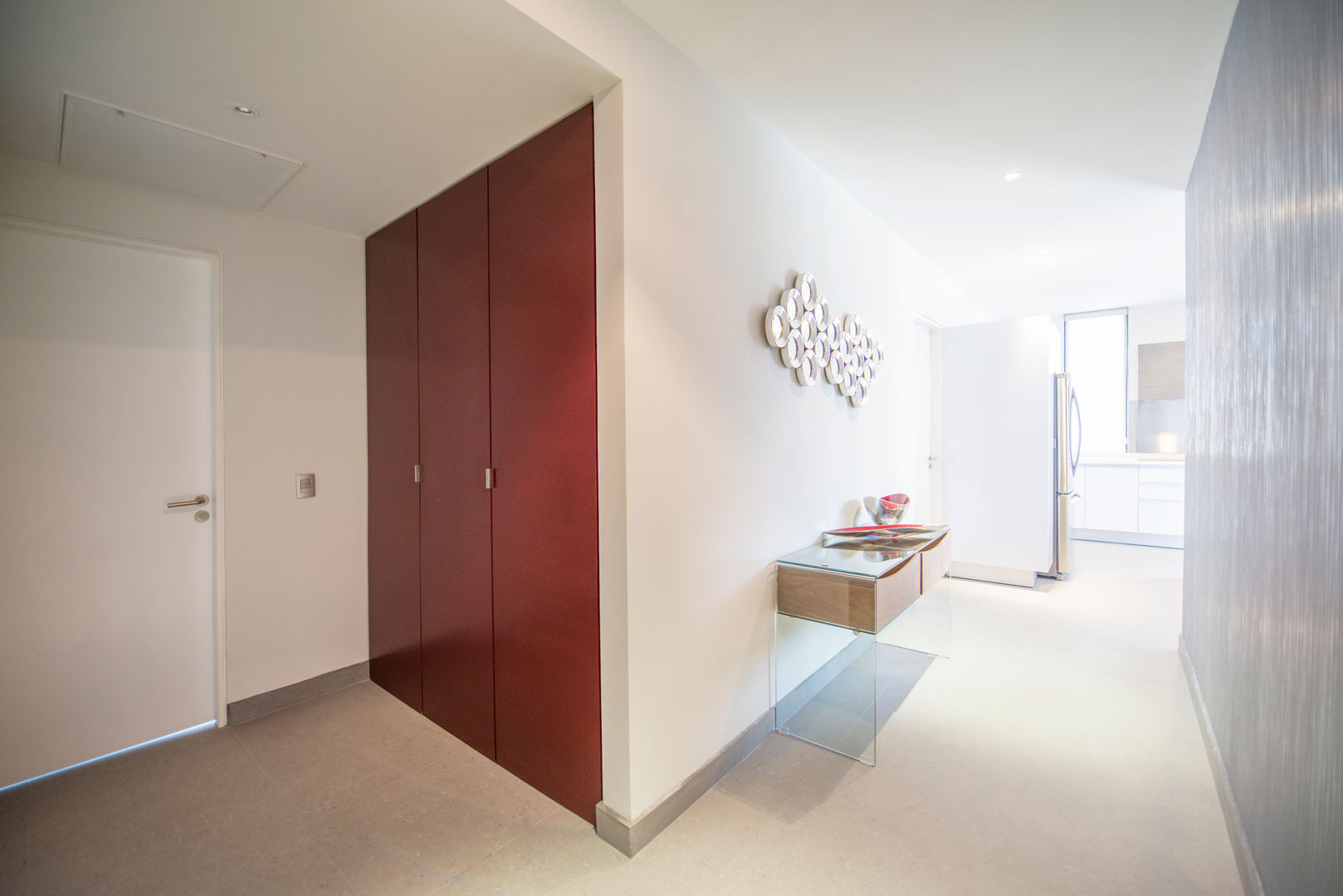 DEPARTAMENTO TORRE MAGMA 2, Estudio Tanguma Estudio Tanguma 모던스타일 복도, 현관 & 계단 수납