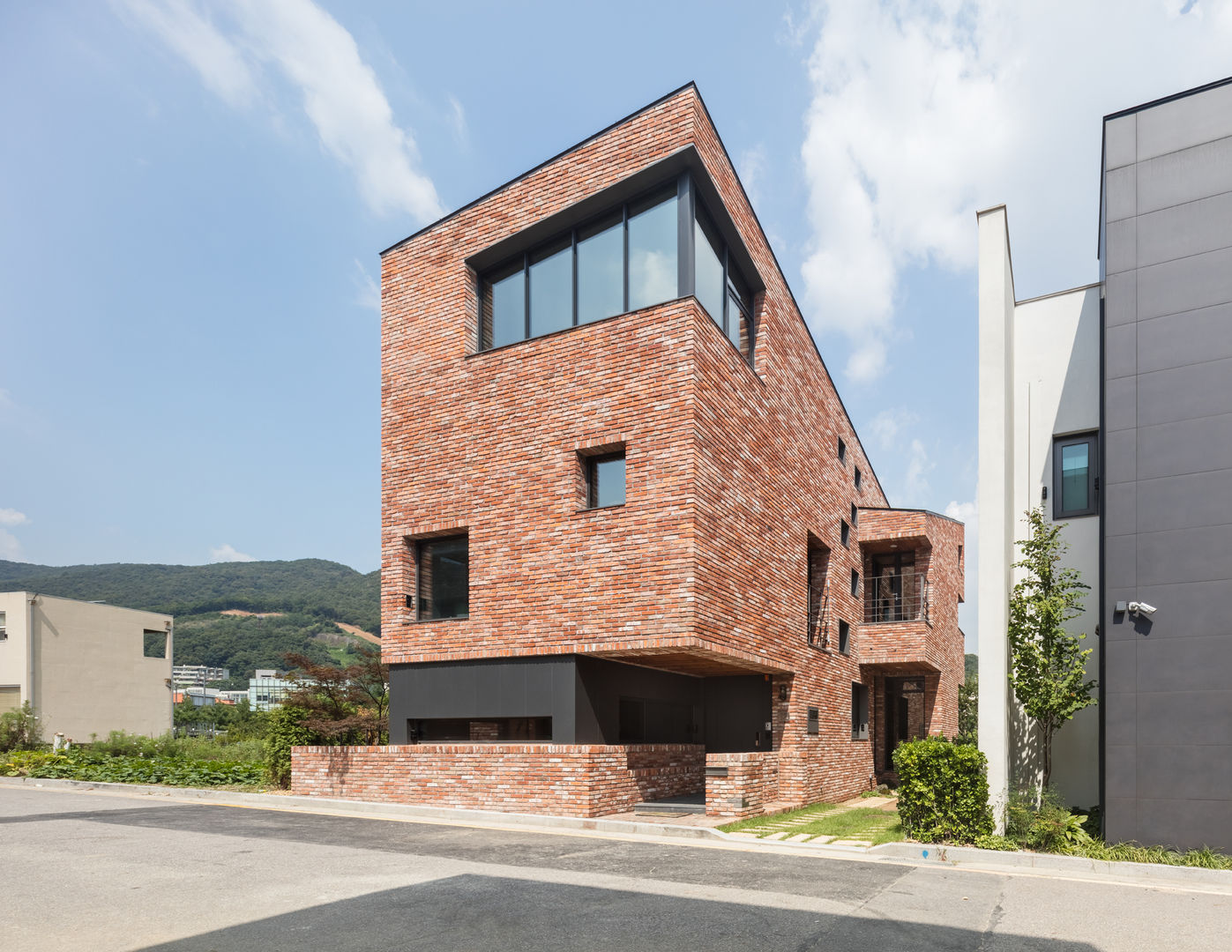 L house, aandd architecture and design lab. aandd architecture and design lab. Casas de estilo moderno