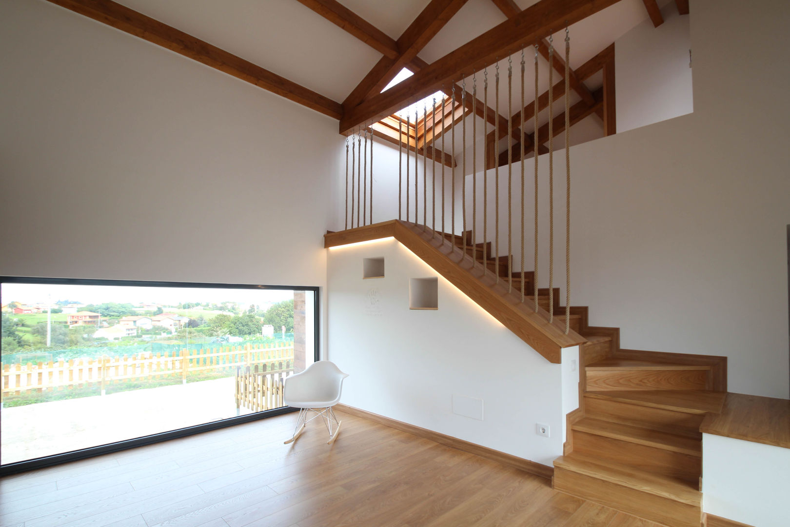 CASA BARBARA, R. Borja Alvarez. Arquitecto R. Borja Alvarez. Arquitecto Rustic style corridor, hallway & stairs