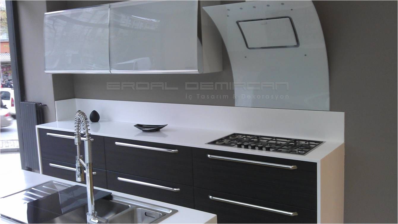 Erdal Demircan İç Tasarım ve Dekorasyon, Erdal Demircan İç Tasarım ve Dekorasyon Erdal Demircan İç Tasarım ve Dekorasyon Modern kitchen Cabinets & shelves