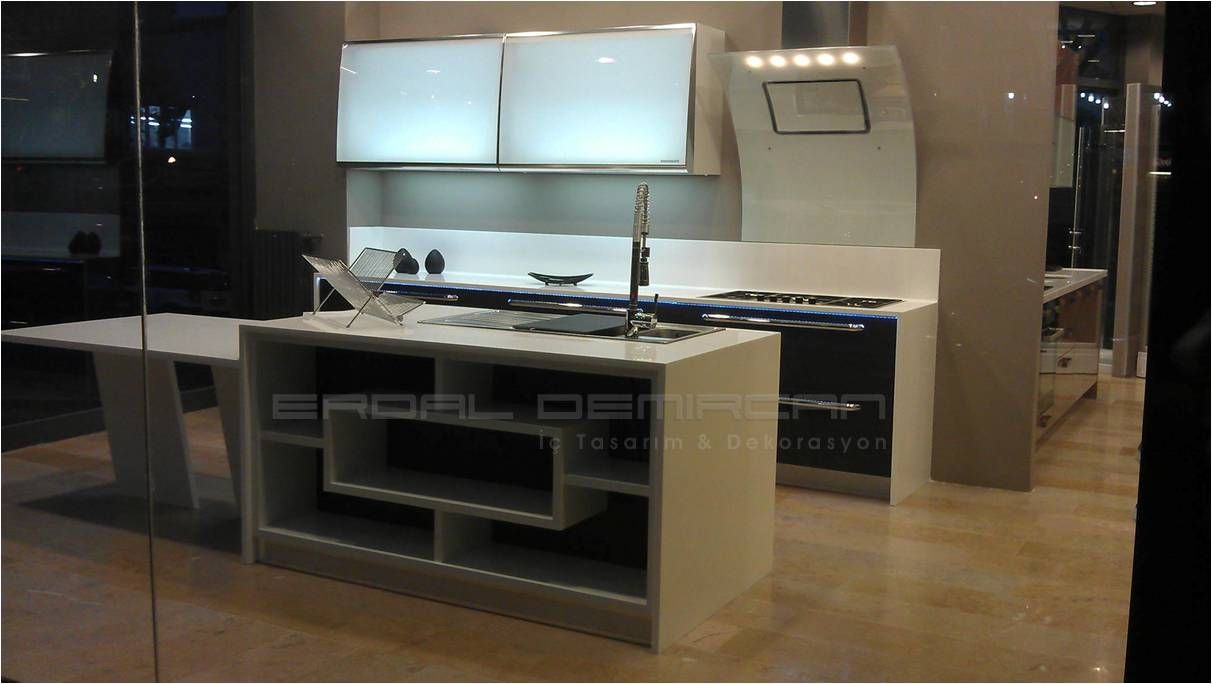 Erdal Demircan İç Tasarım ve Dekorasyon, Erdal Demircan İç Tasarım ve Dekorasyon Erdal Demircan İç Tasarım ve Dekorasyon Modern kitchen Cabinets & shelves