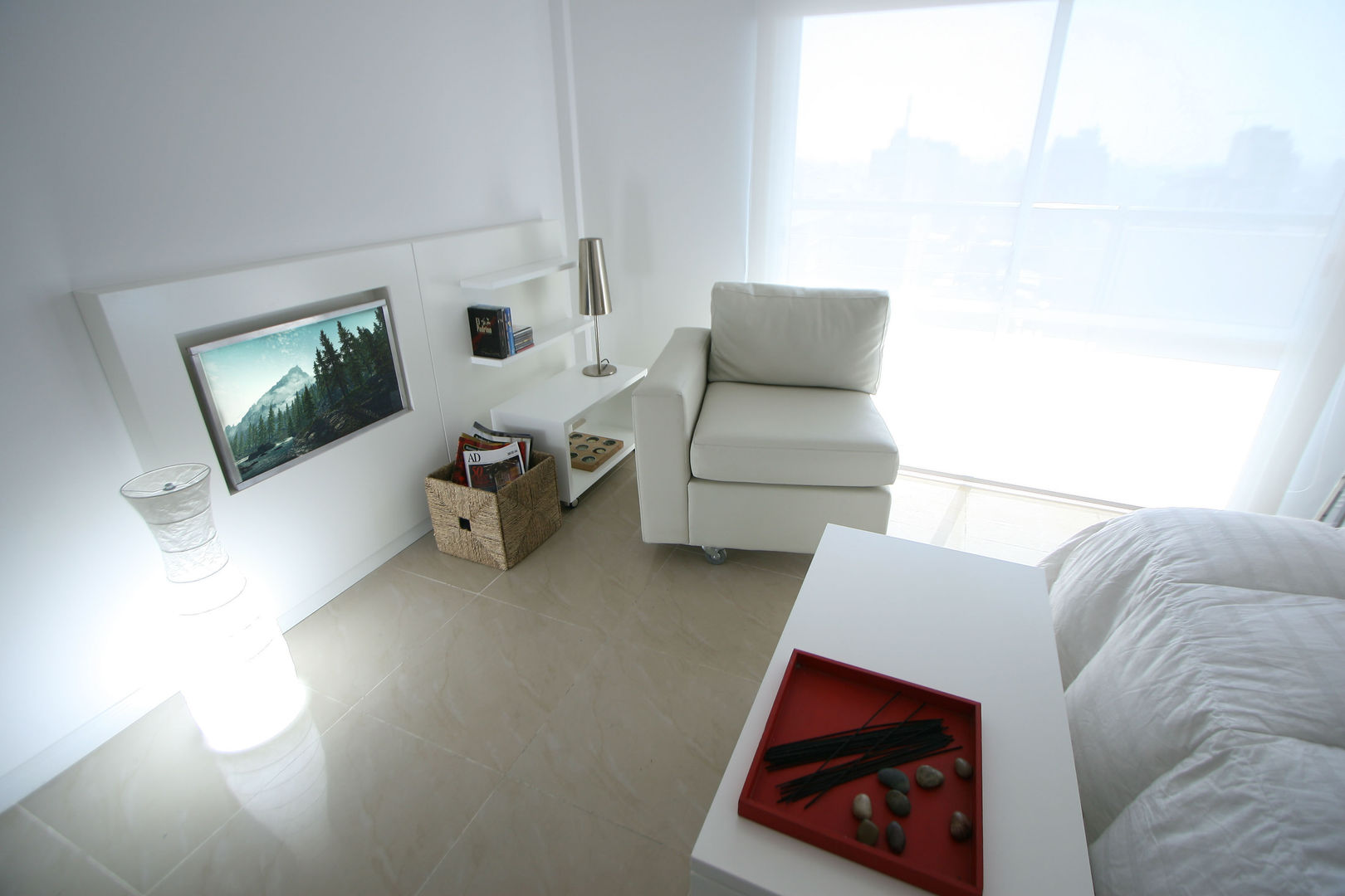 Módulo TV + Guardado MinBai Livings de estilo minimalista Madera Acabado en madera Accesorios y decoración