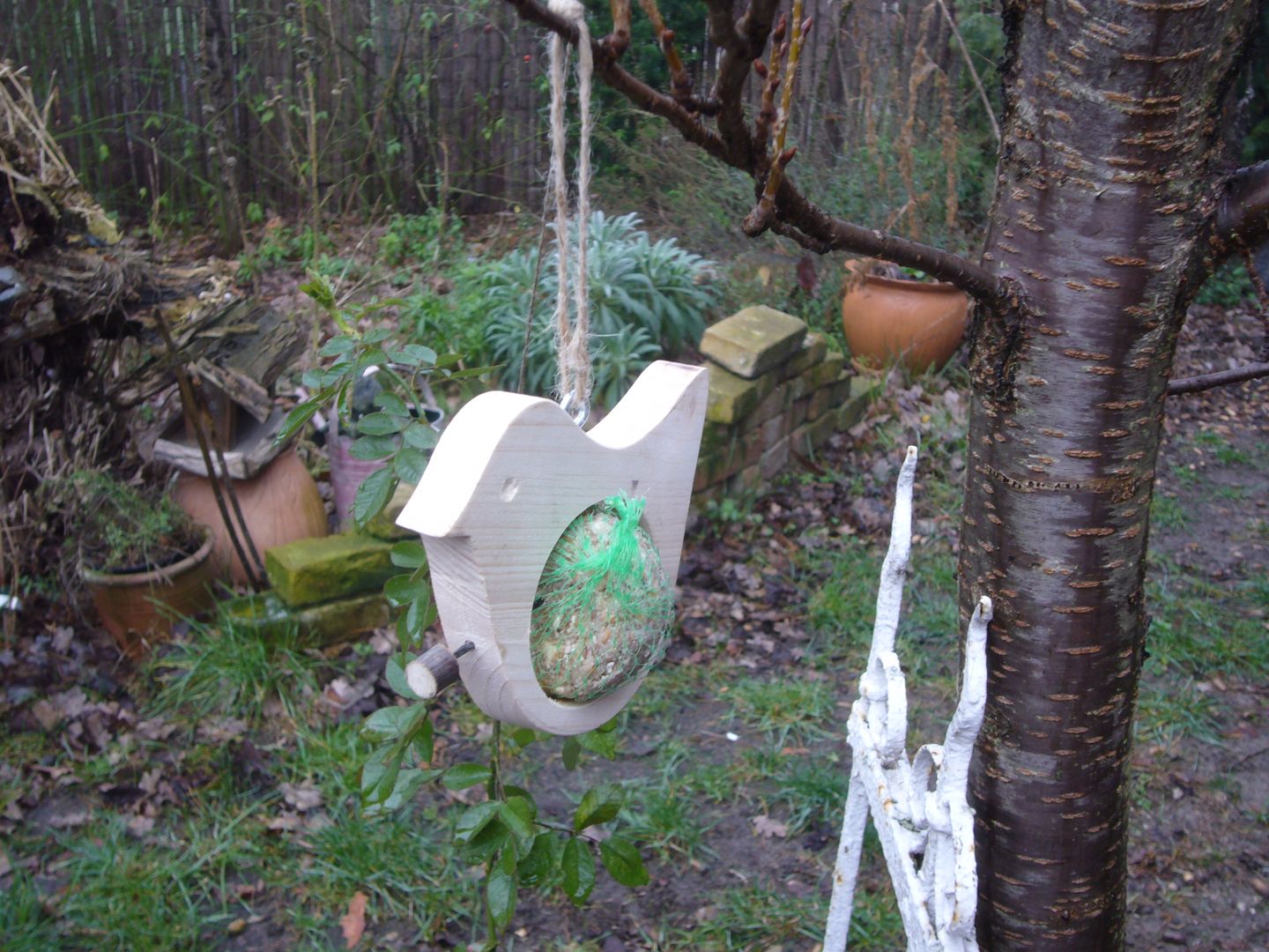 Die Alternative zum Vogelhaus: Der Futtervogel, jute-idee jute-idee Rustic style garden Accessories & decoration