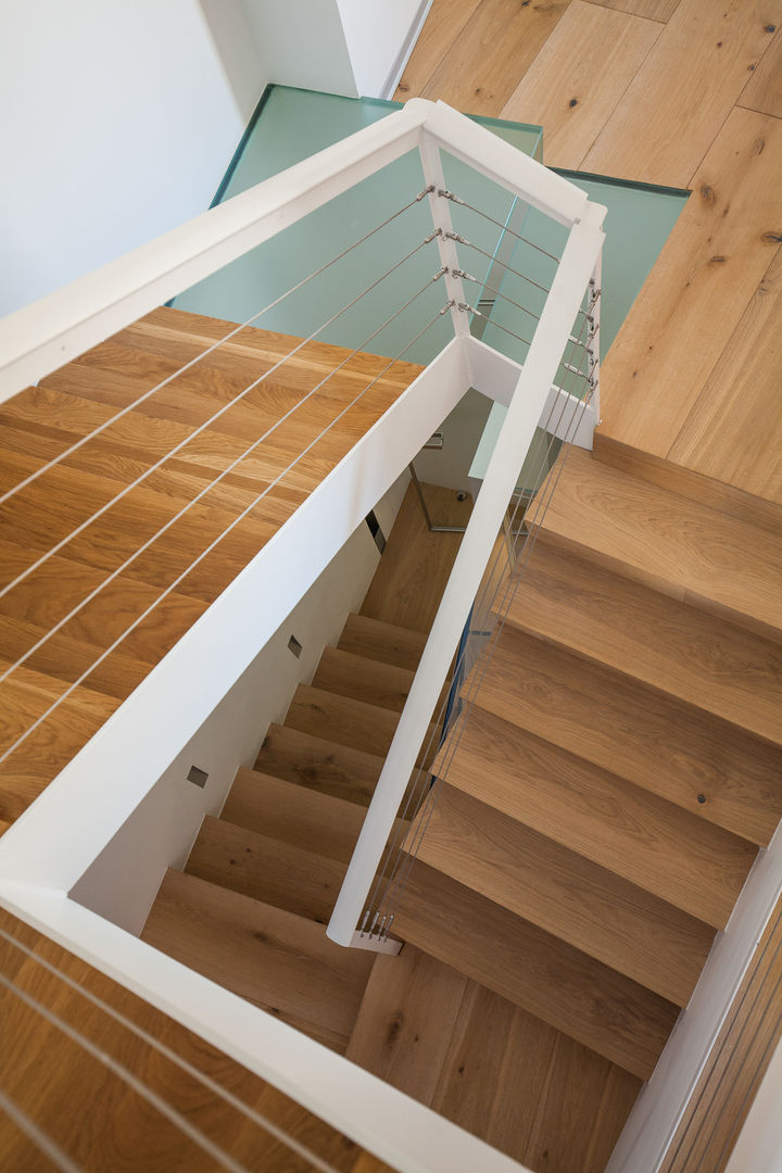 CHALET CONDE ORGAZ, Tarimas de Autor Tarimas de Autor Colonial style corridor, hallway& stairs لکڑی Wood effect