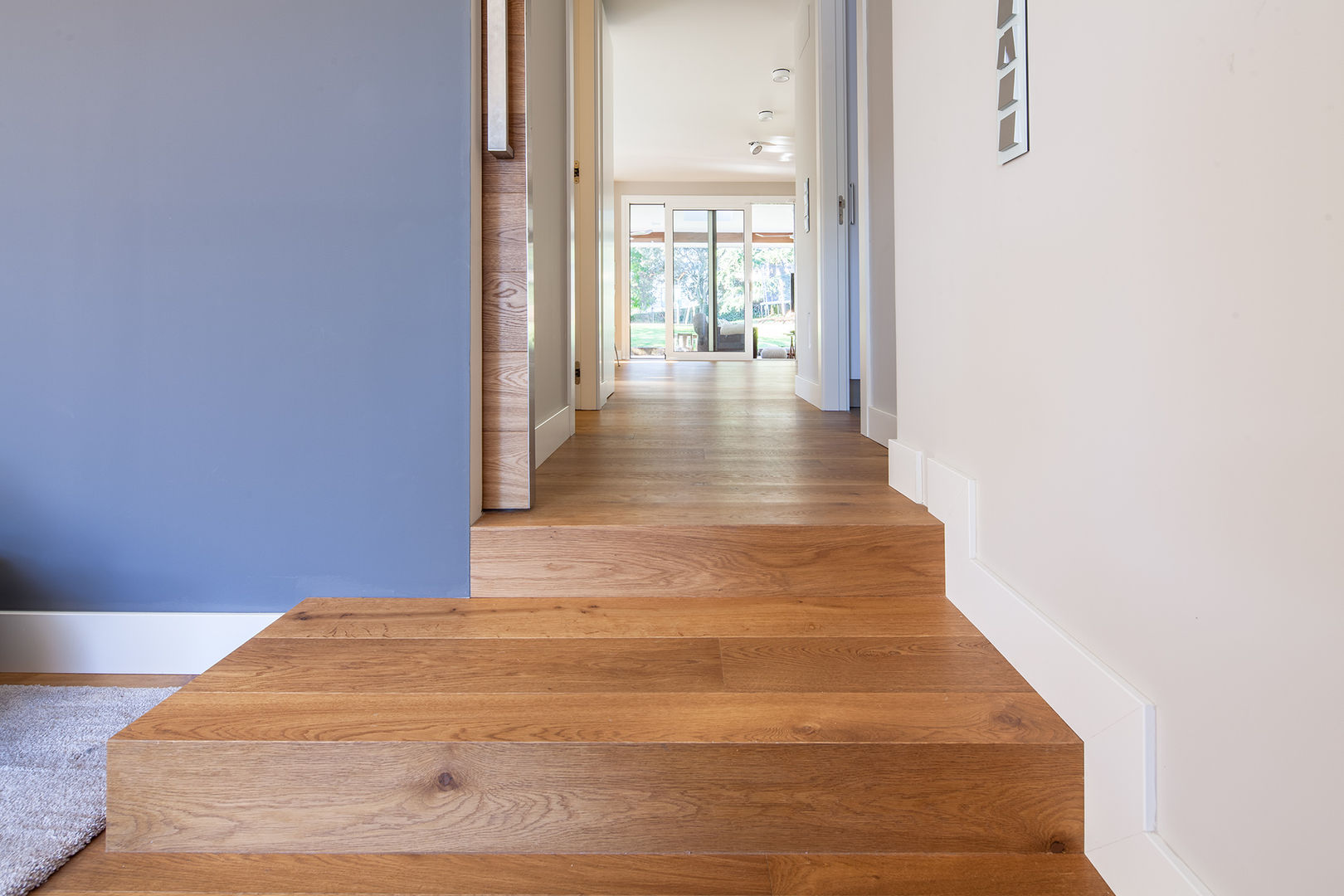 CHALET MONTEALINA, Tarimas de Autor Tarimas de Autor Pasillos, vestíbulos y escaleras de estilo moderno Madera Acabado en madera