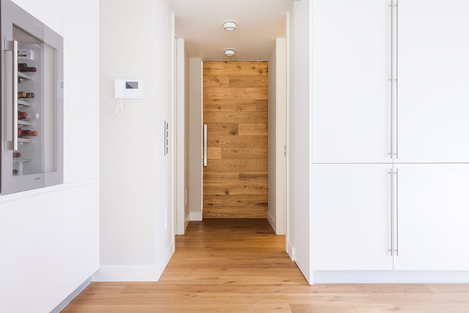 CHALET MONTEALINA, Tarimas de Autor Tarimas de Autor Pasillos, vestíbulos y escaleras modernos Madera Acabado en madera