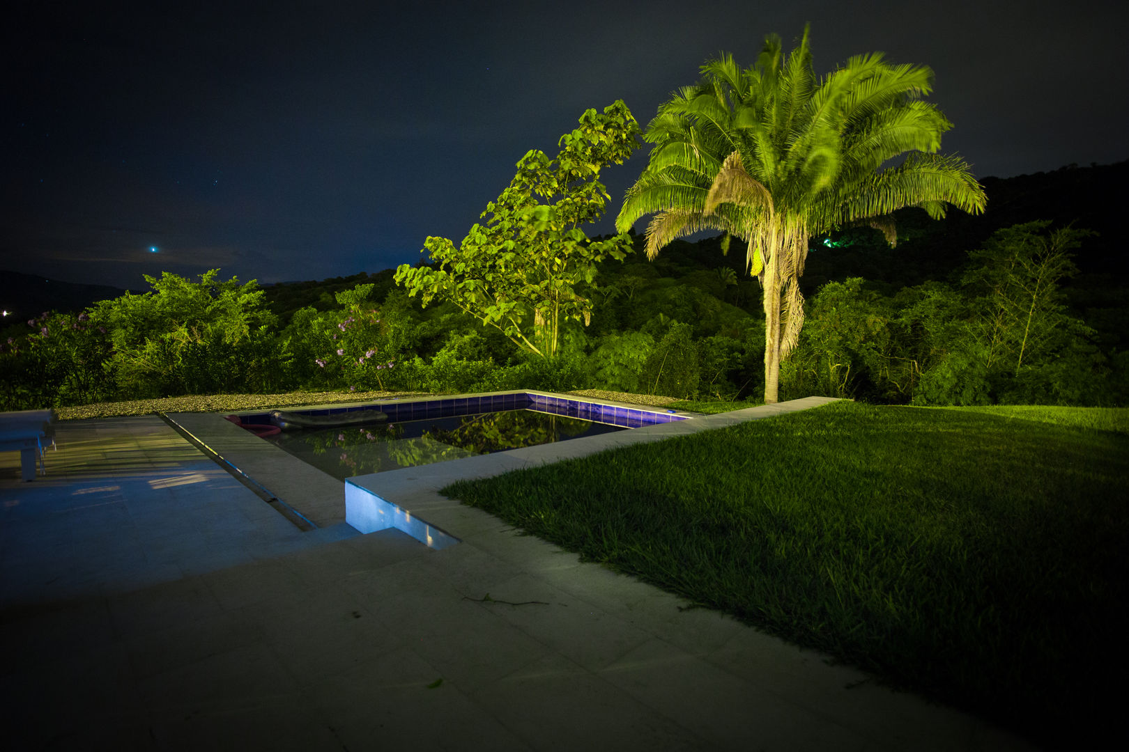 Casa Residencial, SDHR Arquitectura SDHR Arquitectura Modern pool Ceramic