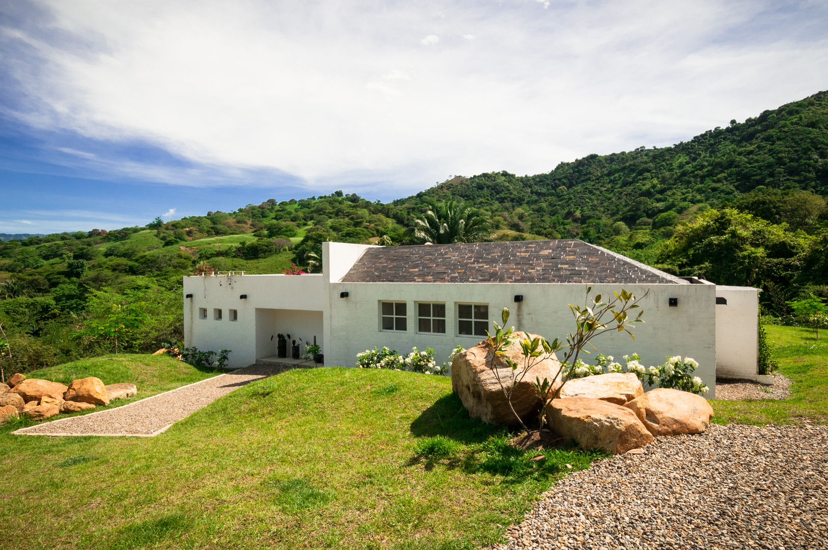 Casa Residencial, SDHR Arquitectura SDHR Arquitectura Kolam Renang Modern Keramik