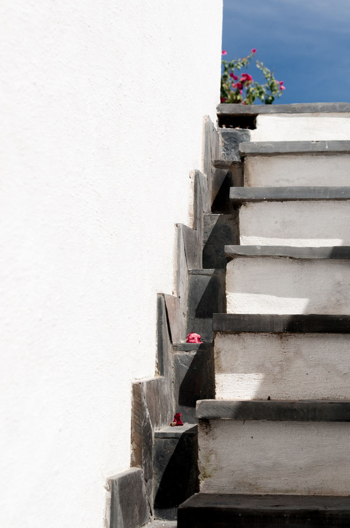 Casa Residencial, SDHR Arquitectura SDHR Arquitectura Pasillos, vestíbulos y escaleras de estilo moderno Pizarra