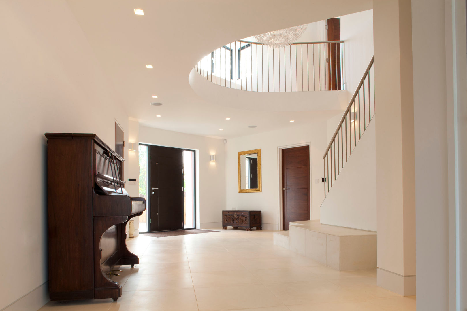 Essex House, Frost Architects Ltd Frost Architects Ltd Modern Corridor, Hallway and Staircase