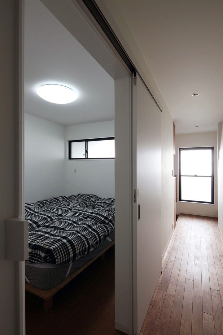 阿倍野の長屋〈renovation〉－5段の距離がいい－, 一級建築士事務所アトリエｍ 一級建築士事務所アトリエｍ Asian style bedroom