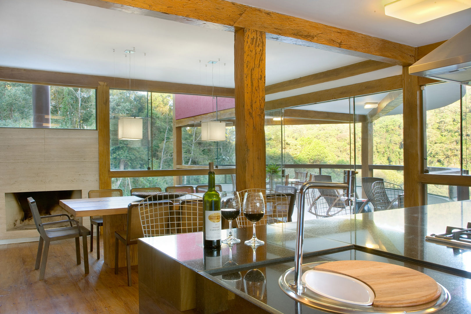 Forest House, David Guerra Arquitetura e Interiores David Guerra Arquitetura e Interiores Country style kitchen