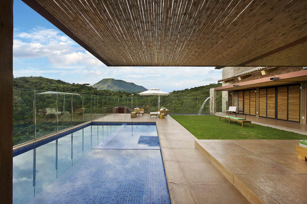 Mountain House, David Guerra Arquitetura e Interiores David Guerra Arquitetura e Interiores Rustikale Häuser