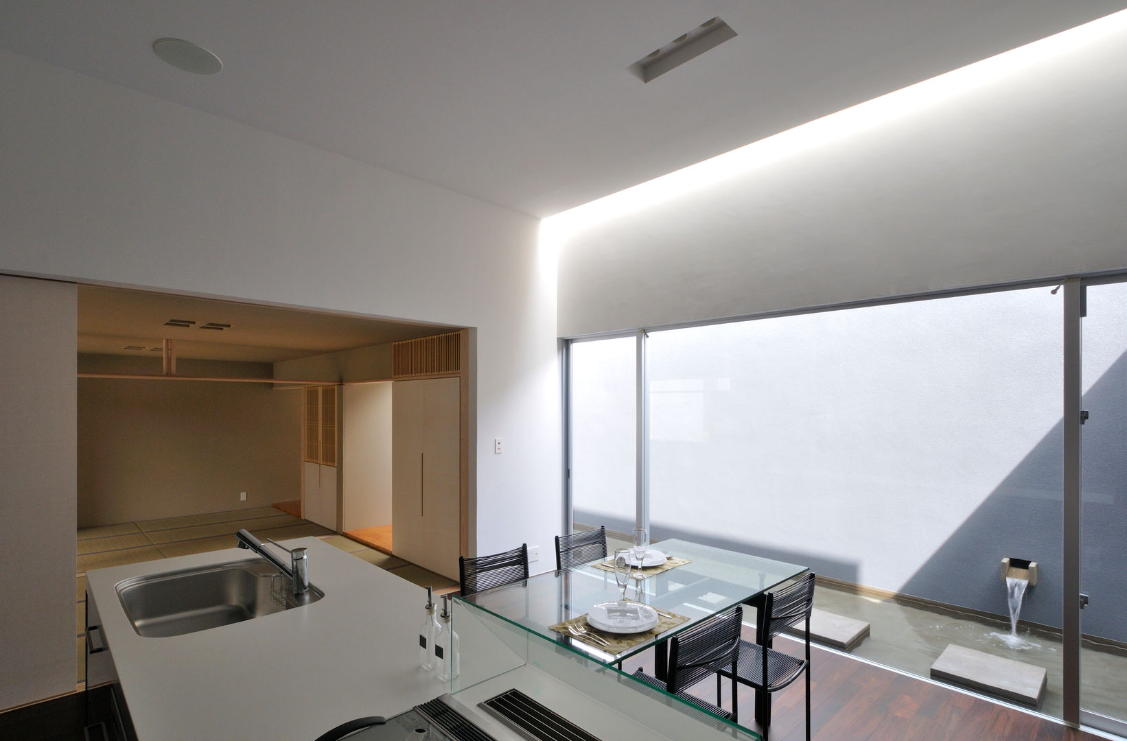 首里・桜の家, 株式会社クレールアーキラボ 株式会社クレールアーキラボ Modern kitchen Reinforced concrete