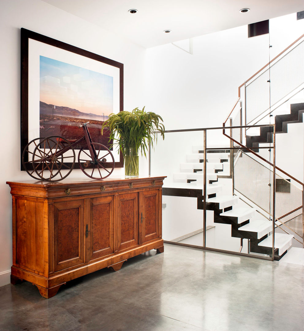 Casa em Sao Francisco, Antonio Martins Interior Design Inc Antonio Martins Interior Design Inc Eclectic style corridor, hallway & stairs