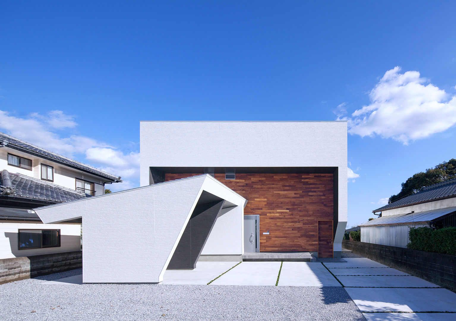 I3-house「丘の上にある造形」, Architect Show Co.,Ltd Architect Show Co.,Ltd 現代房屋設計點子、靈感 & 圖片