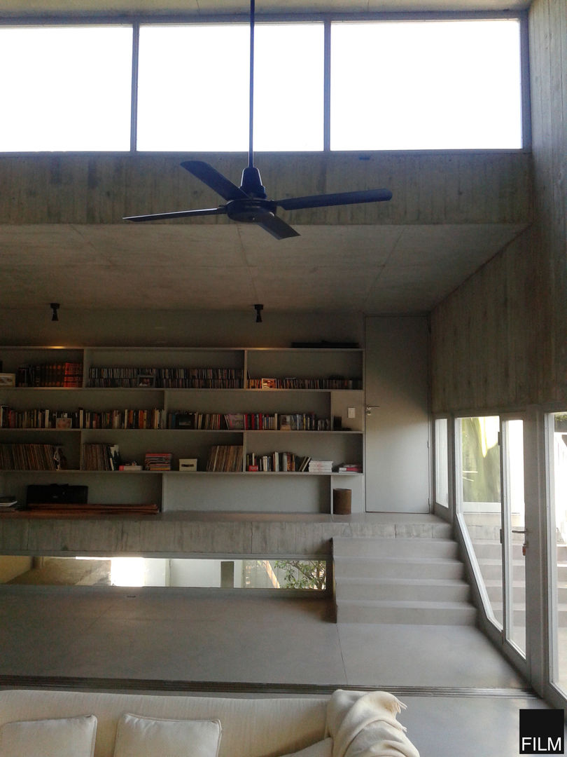 CASA EN BECCAR, FILM OBRAS DE ARQUITECTURA FILM OBRAS DE ARQUITECTURA Study/office کنکریٹ