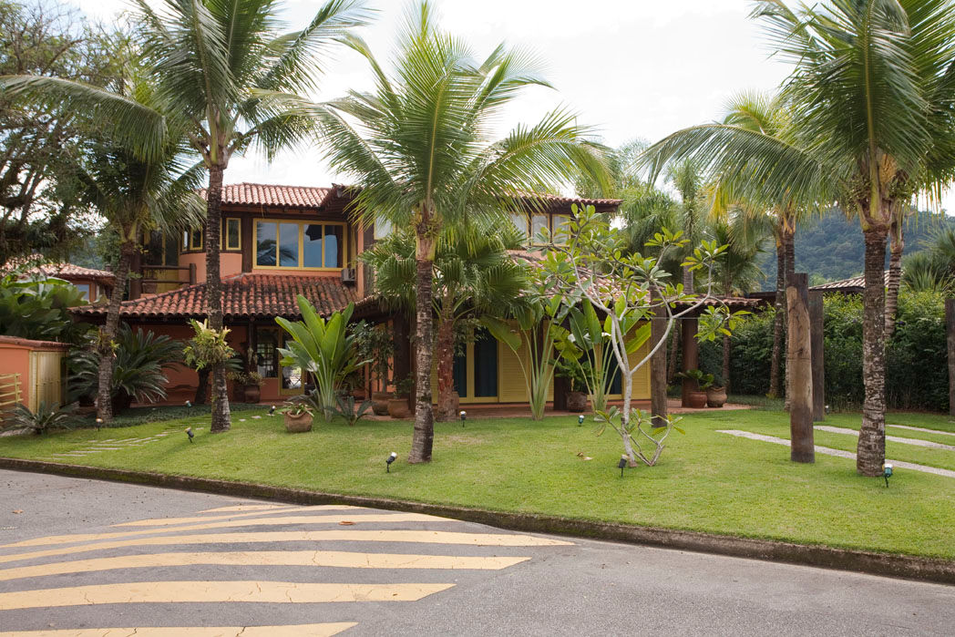 RESIDÊNCIA SL, MADUEÑO ARQUITETURA & ENGENHARIA MADUEÑO ARQUITETURA & ENGENHARIA Rustic style house