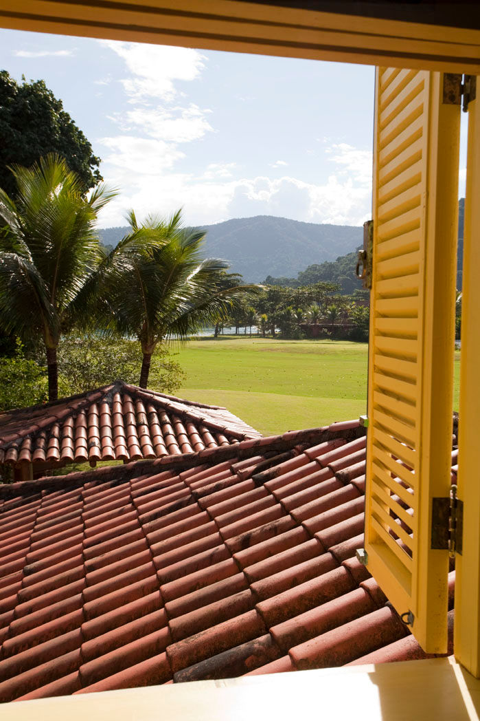 RESIDÊNCIA SL, MADUEÑO ARQUITETURA & ENGENHARIA MADUEÑO ARQUITETURA & ENGENHARIA Puertas y ventanas de estilo rústico