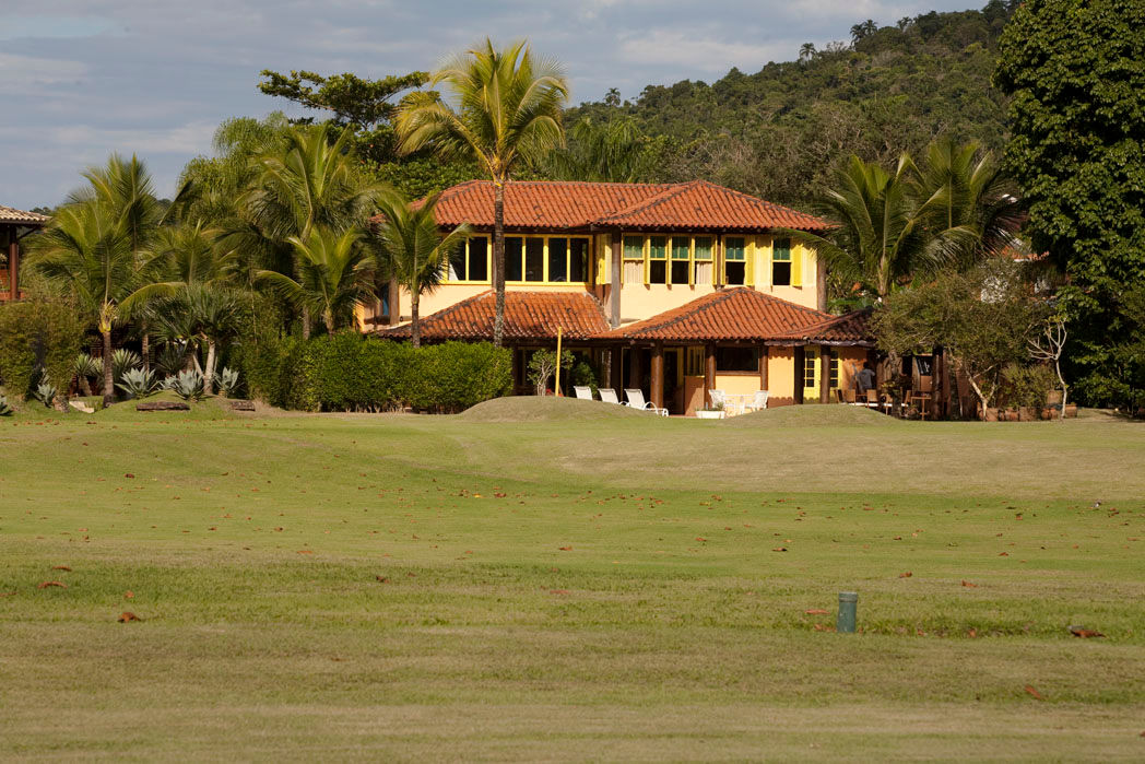 RESIDÊNCIA SL, MADUEÑO ARQUITETURA & ENGENHARIA MADUEÑO ARQUITETURA & ENGENHARIA Casas de estilo rústico