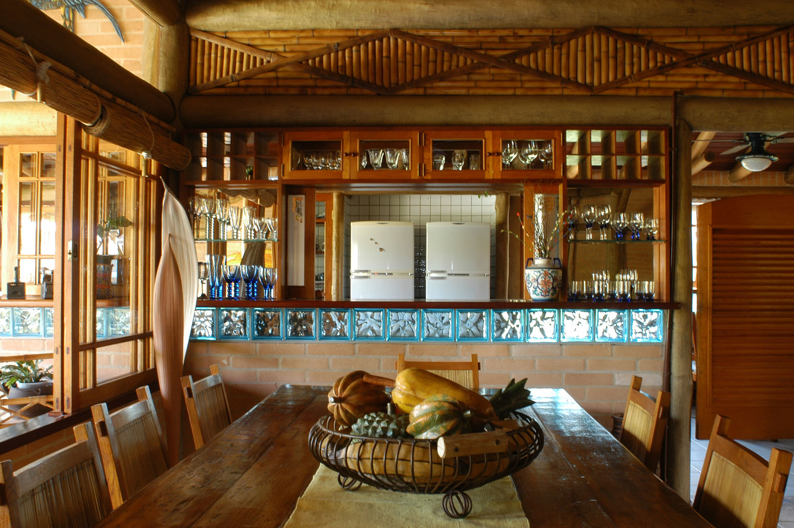 RESIDÊNCIA JRA, MADUEÑO ARQUITETURA & ENGENHARIA MADUEÑO ARQUITETURA & ENGENHARIA Rustic style dining room