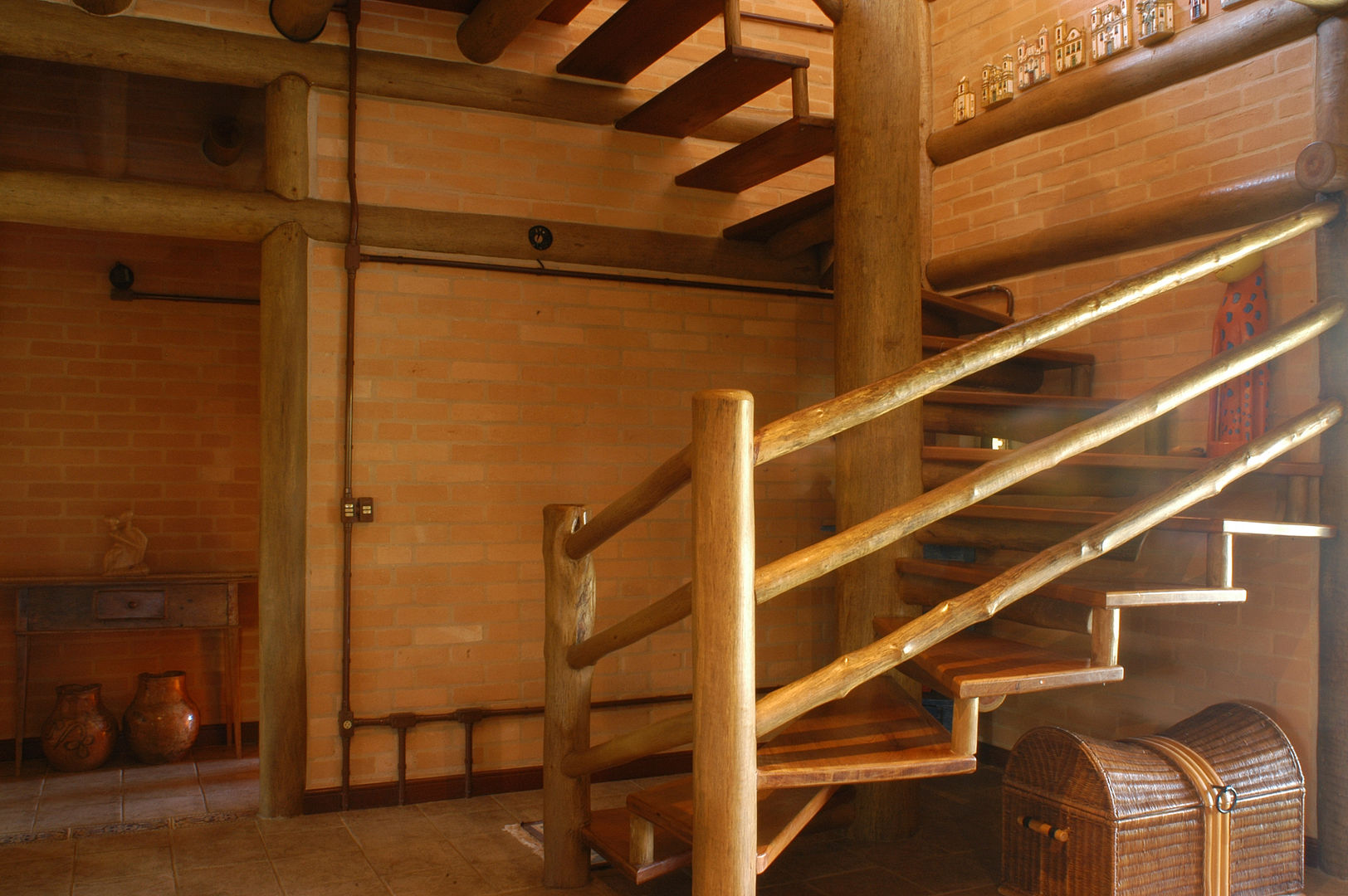 RESIDÊNCIA JRA, MADUEÑO ARQUITETURA & ENGENHARIA MADUEÑO ARQUITETURA & ENGENHARIA Rustic style corridor, hallway & stairs