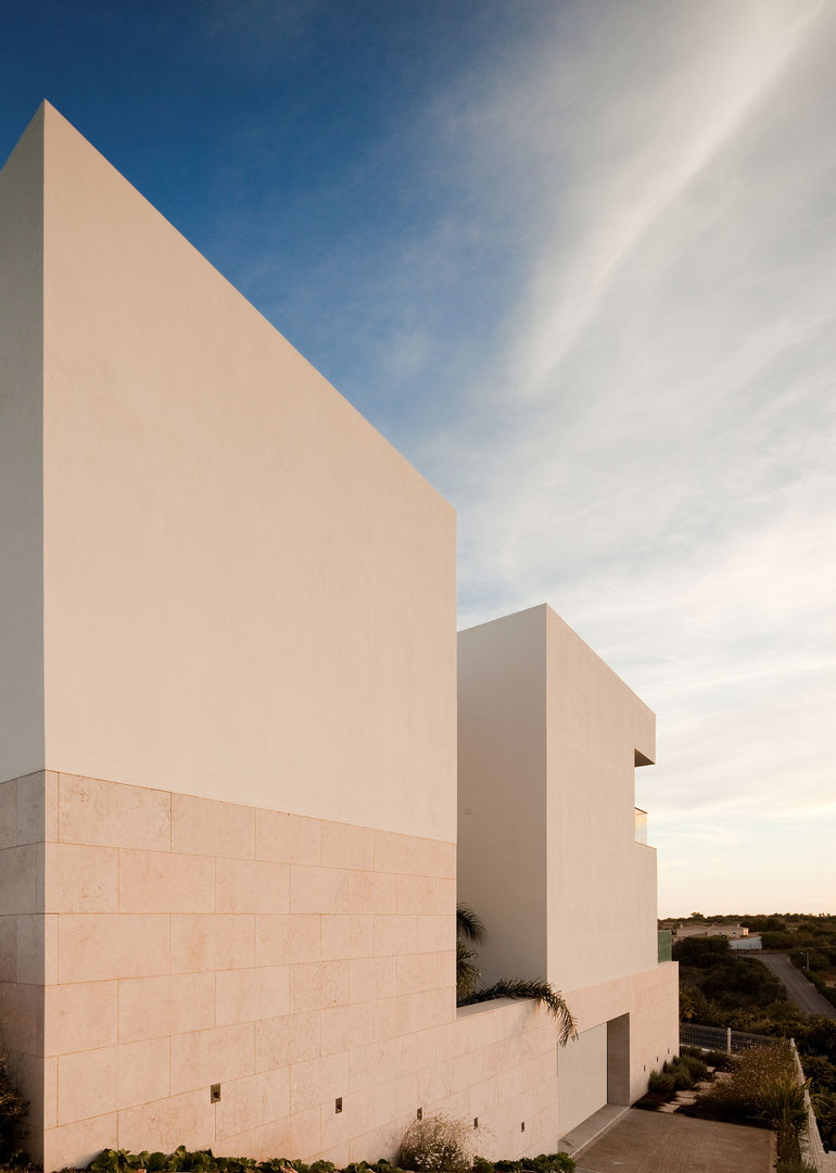 House in Portimão, MOM - Atelier de Arquitectura e Design, Lda MOM - Atelier de Arquitectura e Design, Lda Casas modernas