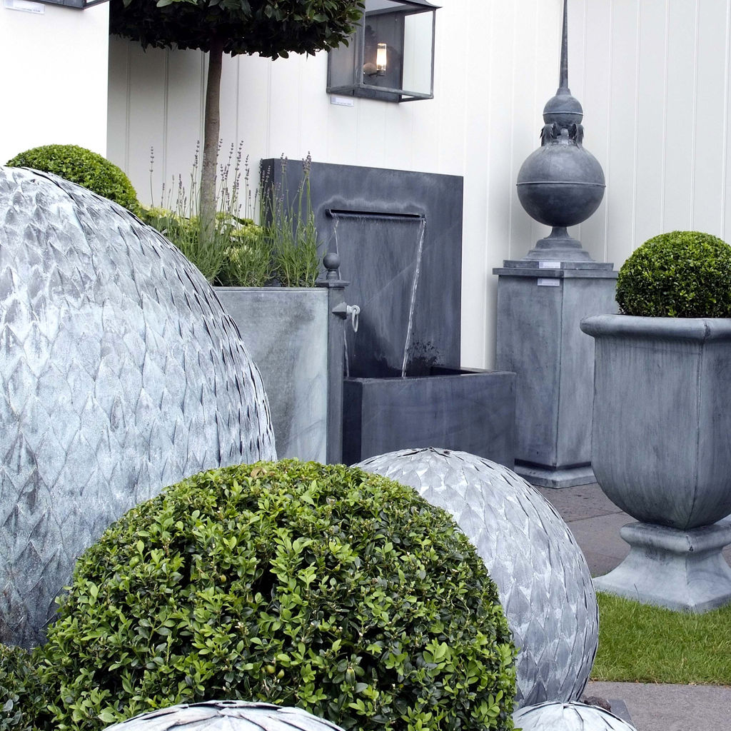 Arno Water Features A Place In The Garden Ltd. Vườn phong cách kinh điển Accessories & decoration