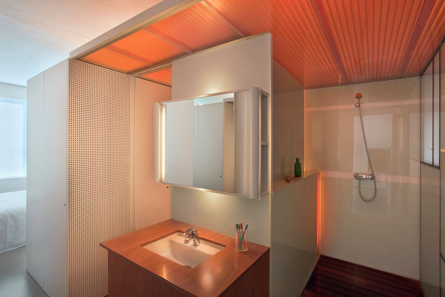 Vivienda semiprefabricada en el Eixample (Barcelona), Estudi Agustí Costa Estudi Agustí Costa Modern bathroom