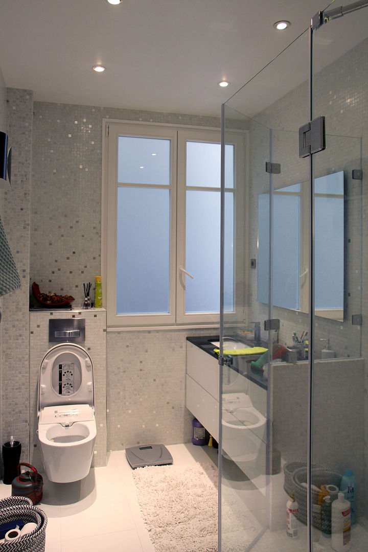 Rénovation d'un appartement haussmannien à Paris, Olivier Stadler Architecte Olivier Stadler Architecte Classic style bathroom