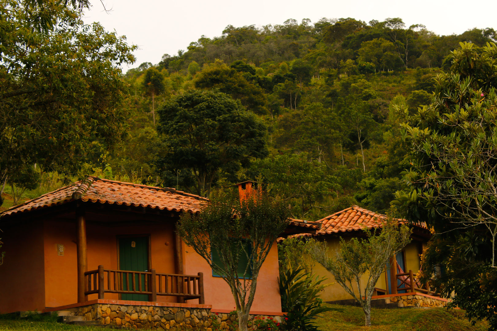 POUSADA MARIA MANHÃ, MADUEÑO ARQUITETURA & ENGENHARIA MADUEÑO ARQUITETURA & ENGENHARIA Rustic style houses