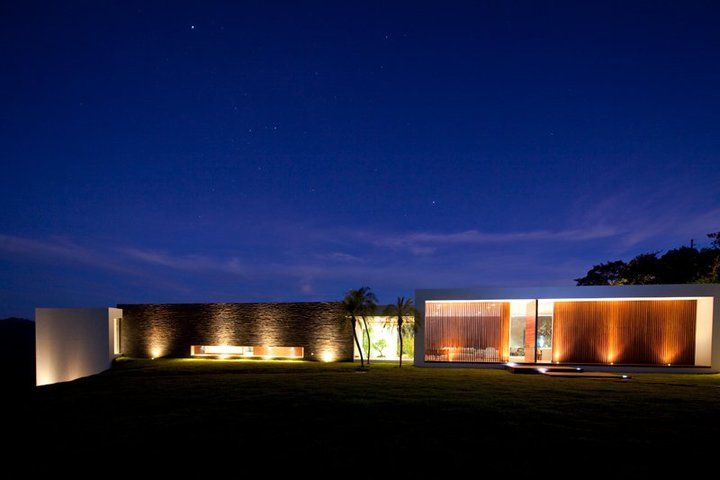 CASA BARRENECHE, LIGHTEN LIGHTEN Minimalist house