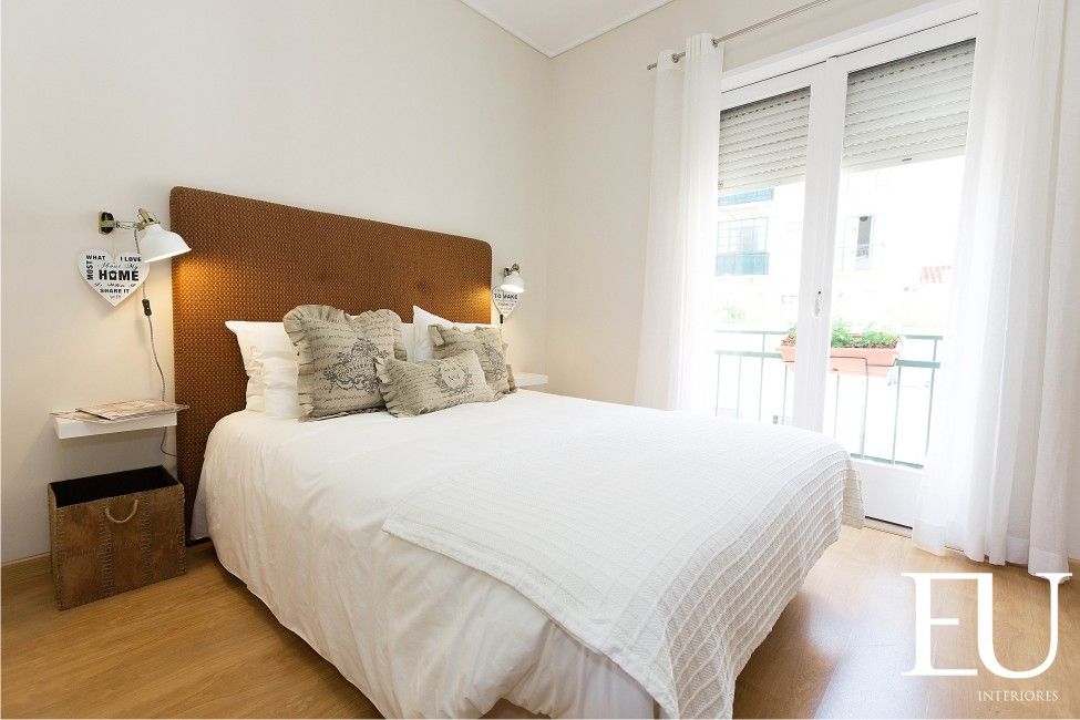 APARTAMENTO TURÍSTICO PRÍNCIPE REAL - LISBOA, TRAÇO 8 INTERIORES TRAÇO 8 INTERIORES Country style bedroom